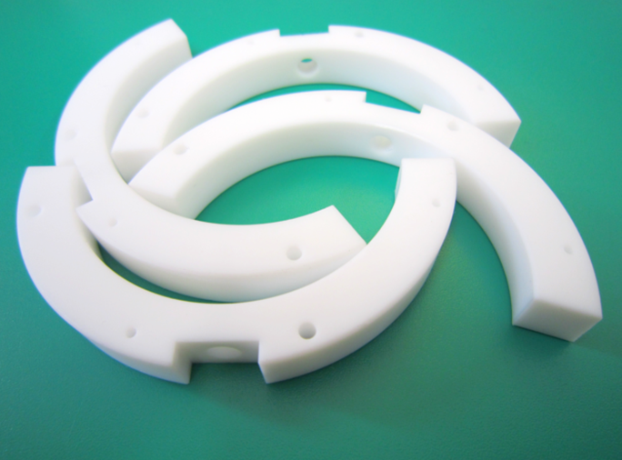 ポリテトラフルオロエチレン（PTFE）